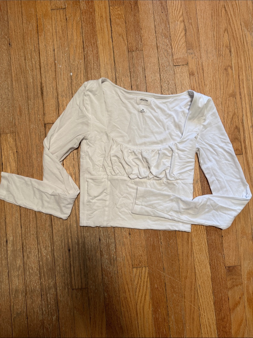 Aritzia White Long Sleeve Ruched Scoop Crop